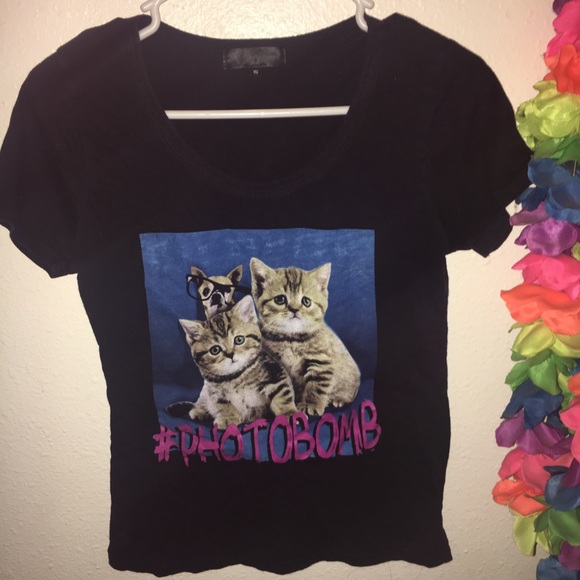 Tops - Cat graphic top selfie